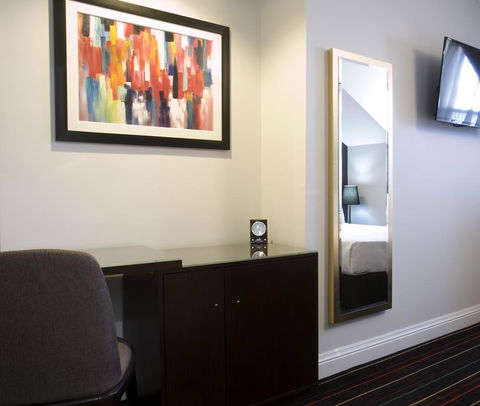 Hotel Challis Potts Point - Winery Find 28