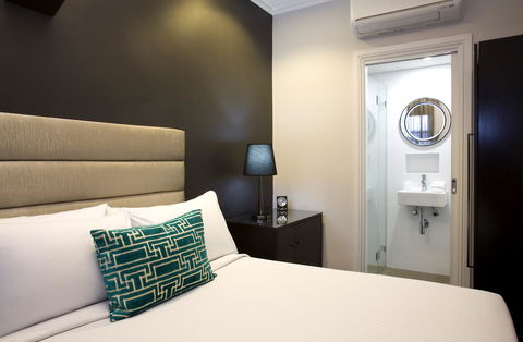 Hotel Challis Potts Point - Winery Find 16