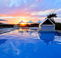 Oaks Waterfront Resort - Winery Find