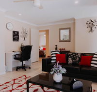 Central Wagga Self Catering Apartment - Winery Find