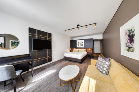 Vibe Hotel Sydney - Winery Find 28