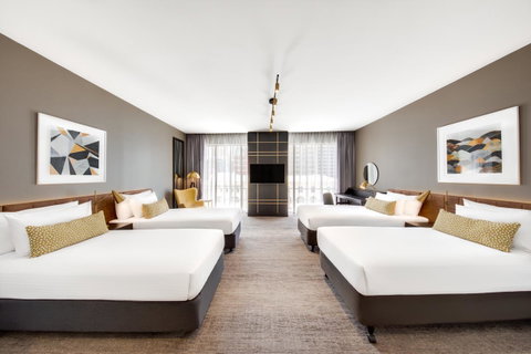 Vibe Hotel Sydney - Winery Find 34