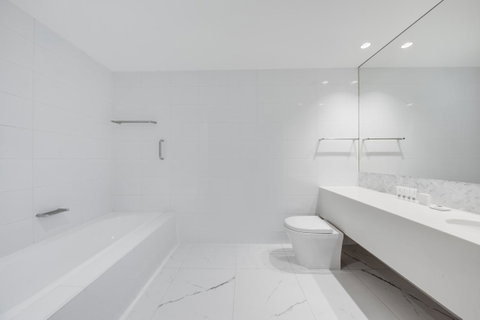 Vibe Hotel Sydney - Winery Find 14