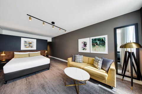 Vibe Hotel Sydney - Winery Find 29