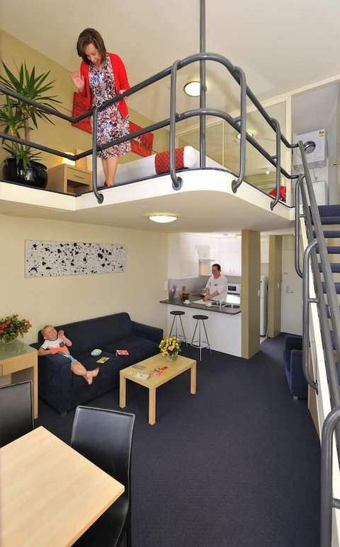 Metro Apartments On Darling Harbour - Winery Find 3