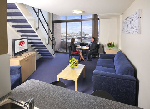 Metro Apartments On Darling Harbour - Winery Find 6