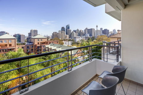 Adina Apartment Hotel Sydney Surry Hills - Winery Find 2