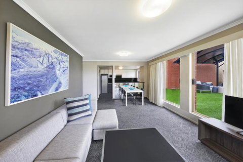 Adina Apartment Hotel Sydney Surry Hills - Winery Find 13