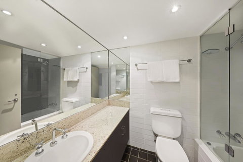 Adina Apartment Hotel Sydney Surry Hills - Winery Find 8