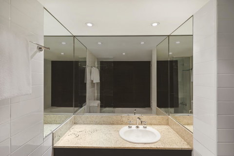 Adina Apartment Hotel Sydney Surry Hills - Winery Find 9