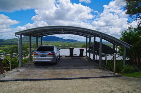 Coastwatch, 26 Comara Terrace - Winery Find 9