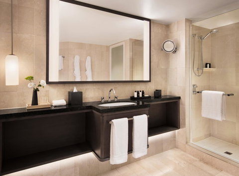Four Seasons Hotel Sydney - Winery Find 17