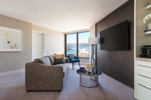 Four Seasons Hotel Sydney - Winery Find 1
