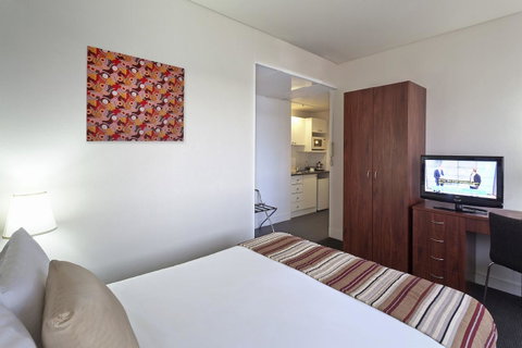 Macleay Hotel - Winery Find 10