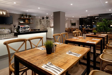 Rydges Sydney Central - Winery Find 33