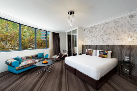 Rydges Sydney Central - Winery Find 10