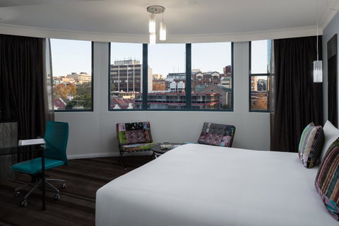 Rydges Sydney Central - Winery Find 13
