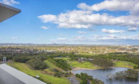 Stunning Views Sydney Olympic Park - Winery Find 32