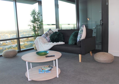 Stunning Views Sydney Olympic Park - Winery Find 7