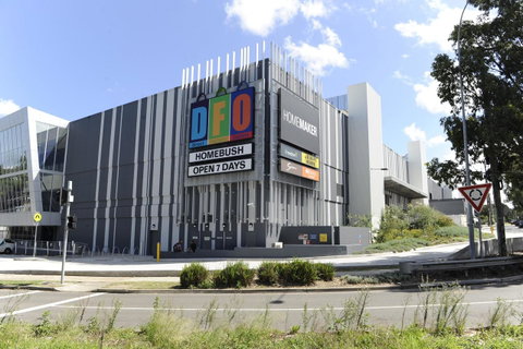 Stunning Views Sydney Olympic Park - Winery Find 33
