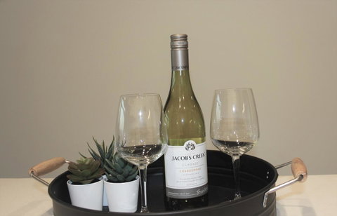 Stunning Views Sydney Olympic Park - Winery Find 10