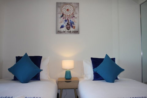 Stunning Views Sydney Olympic Park - Winery Find 22