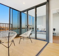 Brand New 3 Bedrooms Apt with Waterfront View - Winery Find