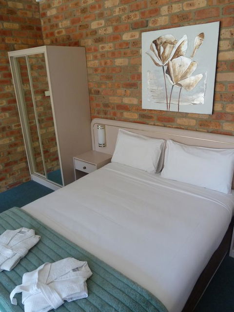 Mollymook Surfbeach Motel & Apartments - Winery Find 12