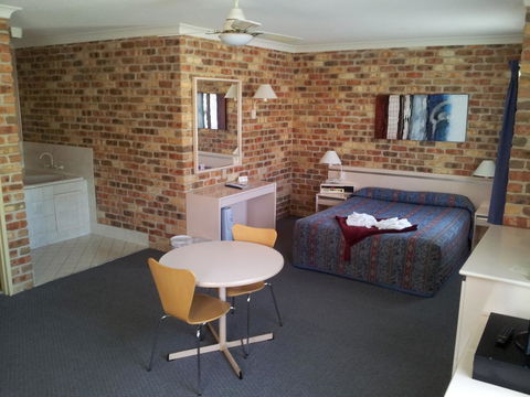 Mollymook Surfbeach Motel & Apartments - Winery Find 5