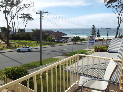 Mollymook Surfbeach Motel & Apartments - Winery Find 10