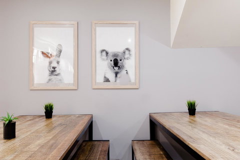 Mad Monkey Broadway - Winery Find 0