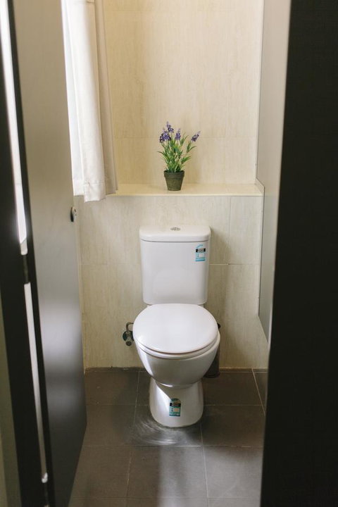 Mad Monkey Broadway - Winery Find 32