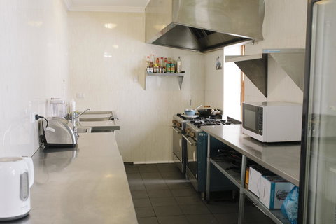 Mad Monkey Broadway - Winery Find 18