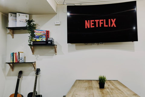 Mad Monkey Broadway - Winery Find 12