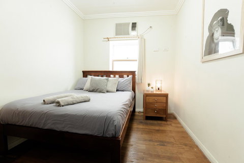 Mad Monkey Broadway - Winery Find 21