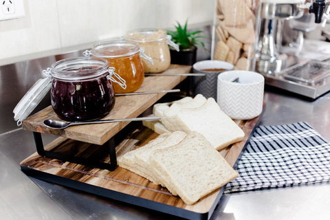 Mad Monkey Broadway - Winery Find 4