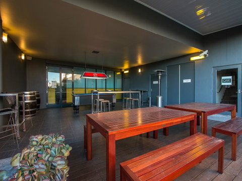 Alpha Hotel Eastern Creek - Winery Find 19