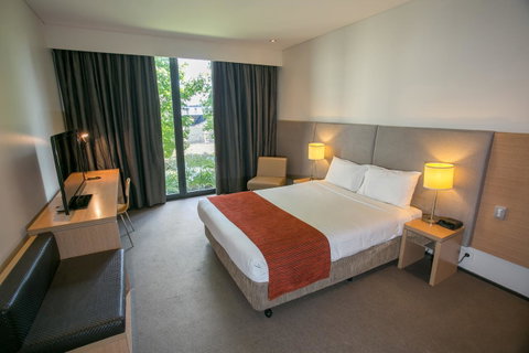Alpha Hotel Eastern Creek - Winery Find 32
