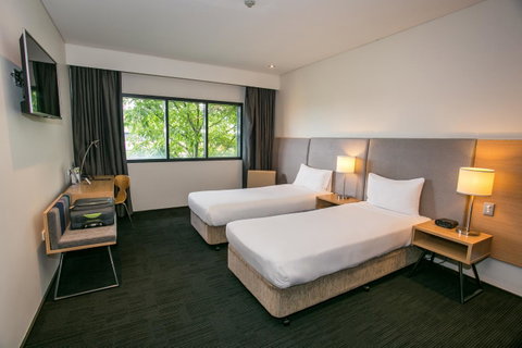 Alpha Hotel Eastern Creek - Winery Find 11