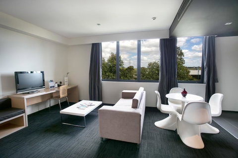 Alpha Hotel Eastern Creek - Winery Find 12