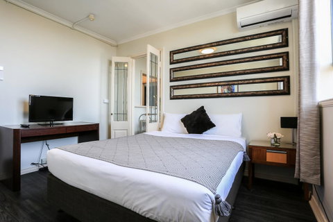 Little Coogee Hotel - Winery Find 8