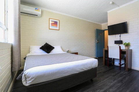 Little Coogee Hotel - Winery Find 30