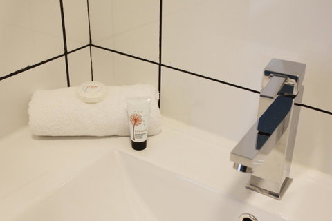 Little Coogee Hotel - Winery Find 29