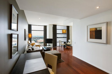 Fraser Suites Sydney - Winery Find 9