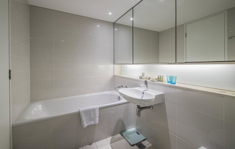 Fraser Suites Sydney - Winery Find 13