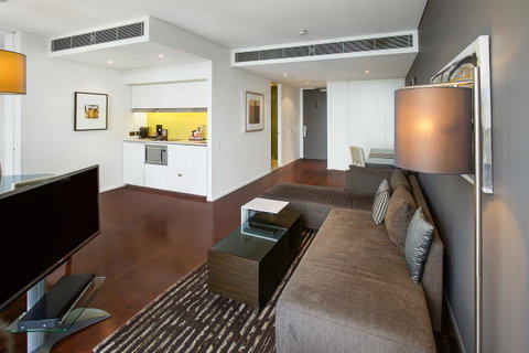 Fraser Suites Sydney - Winery Find 11