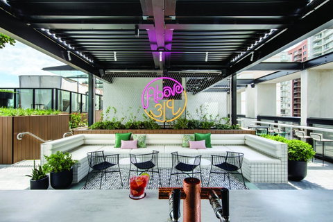 Vibe Hotel Sydney Darling Harbour - Winery Find 6