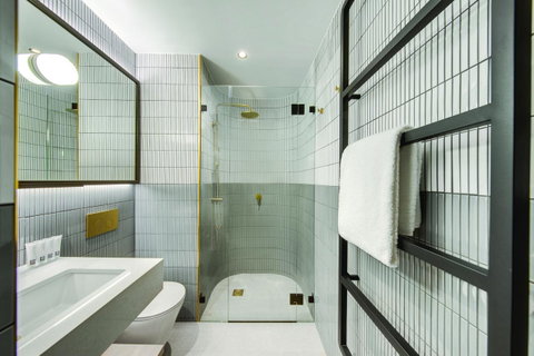 Vibe Hotel Sydney Darling Harbour - Winery Find 18