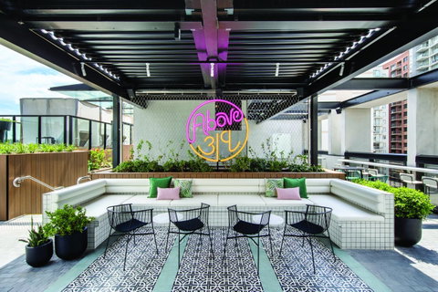 Vibe Hotel Sydney Darling Harbour - Winery Find 7