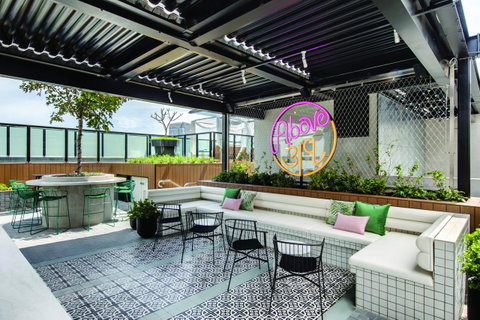 Vibe Hotel Sydney Darling Harbour - Winery Find 8